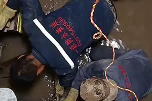 普洱电梯井堵漏施工视频